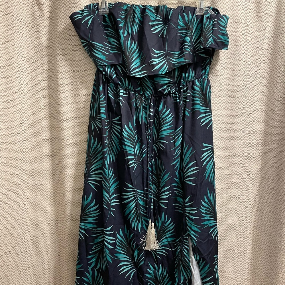 Plus Tropical strapless dress with slit